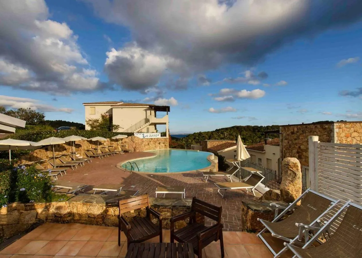Holiday Home In Baja Sardinia 30355 카니지오네 0*,  이탈리아