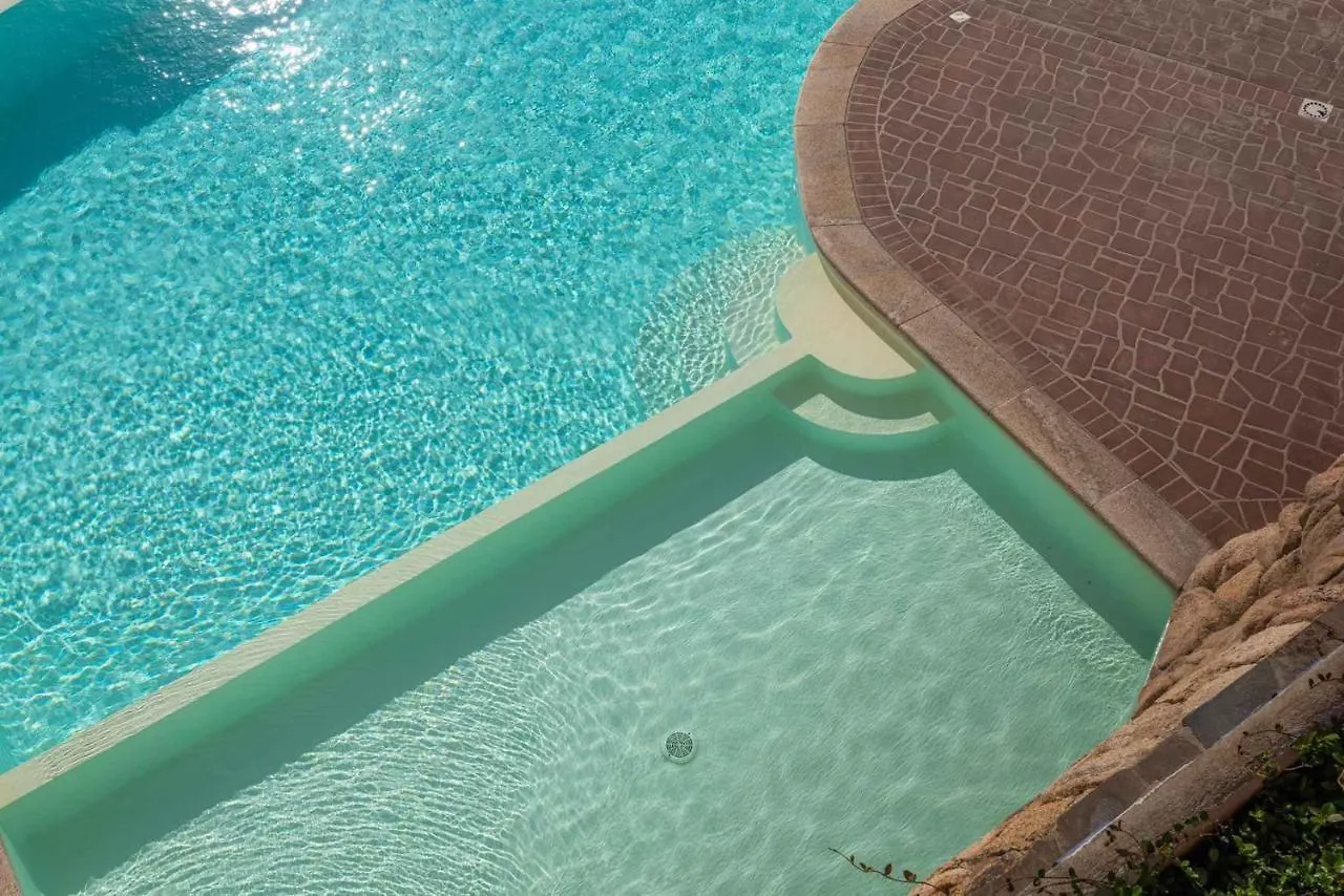 Holiday Home In Baja Sardinia 30355 카니지오네